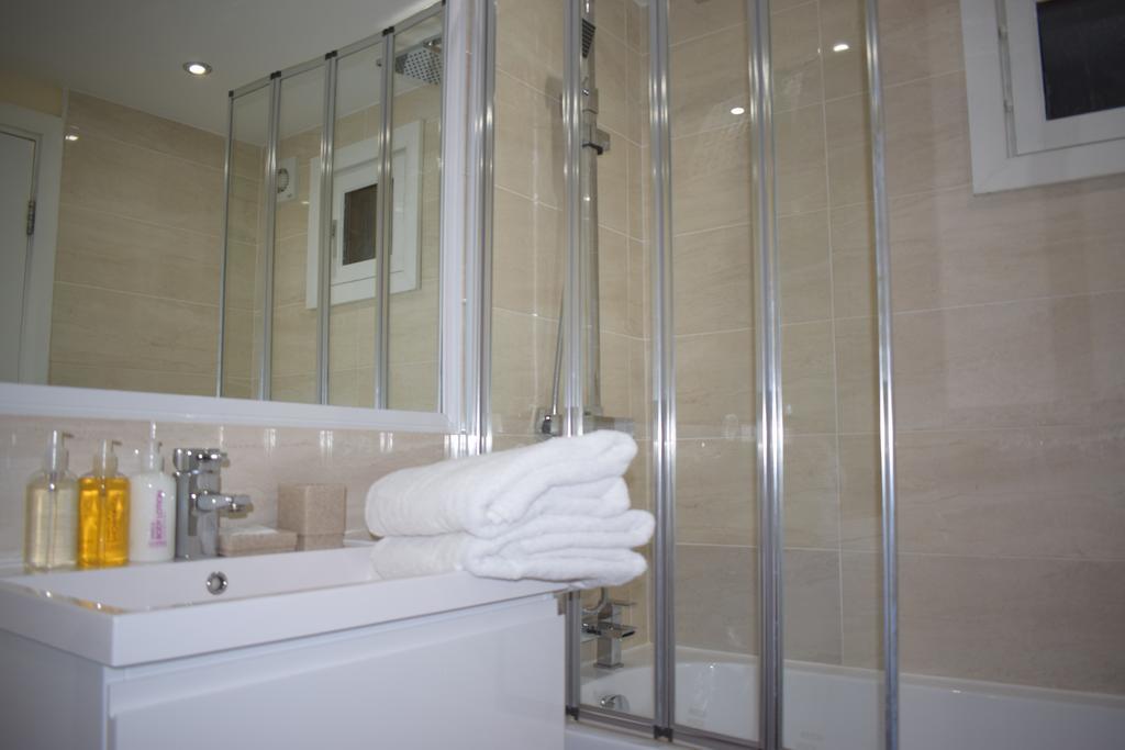 Sky Night Serviced Apartments Cardiff Exteriér fotografie
